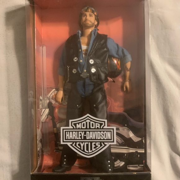 Harley Davidson Collector Barbies - Picture 4 of 6